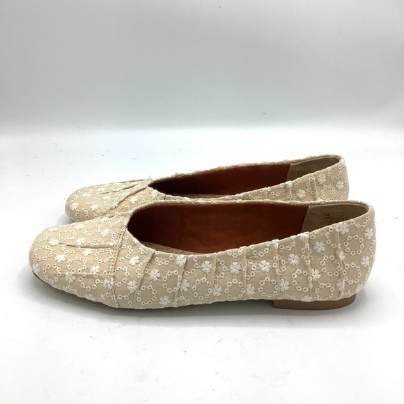 Korks Palmer Beige White Floral Eyelet Slip On  Flats 7 - Picture 9 of 12